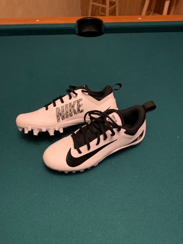 White Men's Molded Cleats Low Top Alpha Huarache 7 Pro