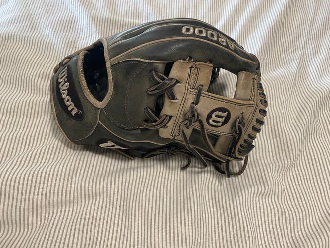 Infield 11.75" A2000 Baseball Glove