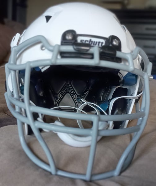 Youth Used Large Schutt Vengeance VTD II Helmet