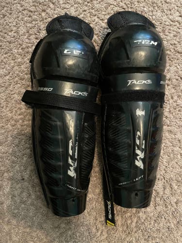 Used CCM Tacks 9550 Shin Pads