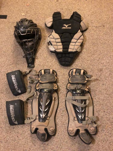 Mizuno Samurai Youth Catchers Gear, Full Set