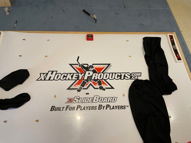 XHockeyProducts Advanced 5x8 Slideboard with Booties and Leg Pad Sleeves