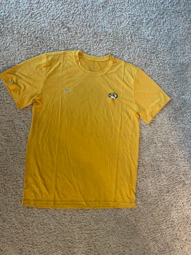 Men's Nike Large Dri-Fit Gold T-Shirt with Mizzou Logo