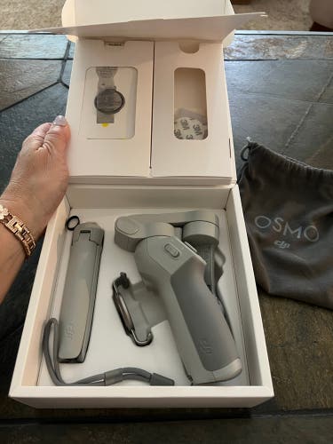 Gimball / phone stabilizer for recording moving athlete