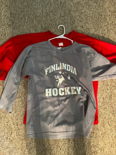 Grey NCAA D3 Finlandia hockey jersey