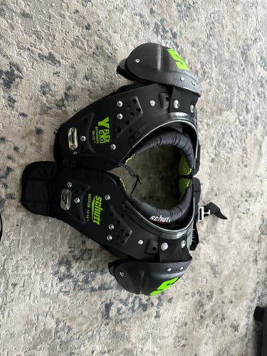 Youth Medium Schutt Y Flex 4.0 Youth Shoulder Pads