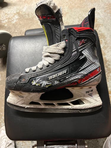 Used Bauer Regular Width Size 5.5 Vapor 2X Pro Hockey Skates