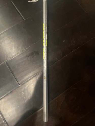 Used  Strung F15 Goalie Shaft