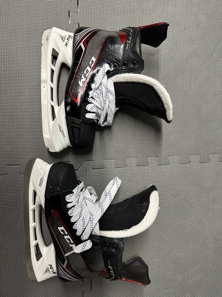 New CCM Regular Width Pro Stock Size 8.5 JetSpeed FT1 Hockey Skates