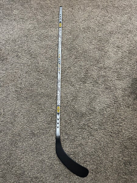 Easton Synergy sticks on the Bauer website. : r/hockeyplayers