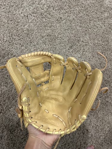 Infield 11.25" A700 Baseball Glove