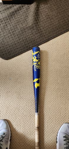 2023 BBCOR Custom DeMarini Voodoo Bat (-3) 28 oz 31"