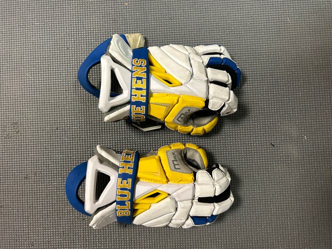 Delaware MLAX Team issued Gloves