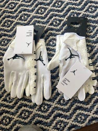 White Adult Medium Jordan Gloves