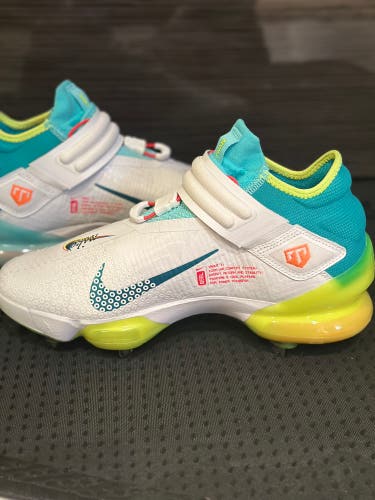 New Men's Size 8.5 High Top Metal Baseball Cleats Nike Force Zoom Trout 7 White