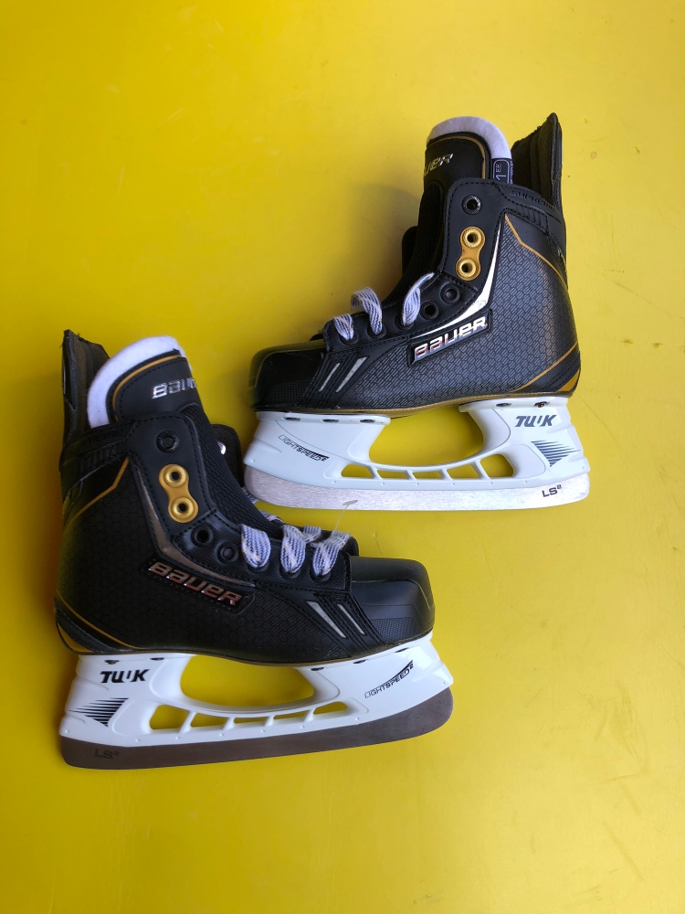 Junior New Bauer SUPREME ONE COMP Hockey Skates Extra Wide Width Size 1
