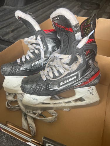 Used Bauer Regular Width  Size 1 Vapor 2X Hockey Skates