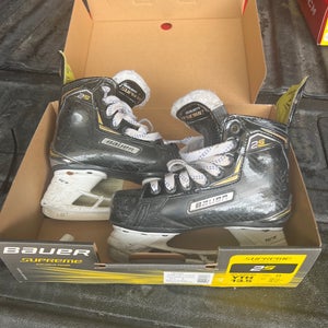 Used Bauer Regular Width  Size 13.5 Supreme 2S Hockey Skates