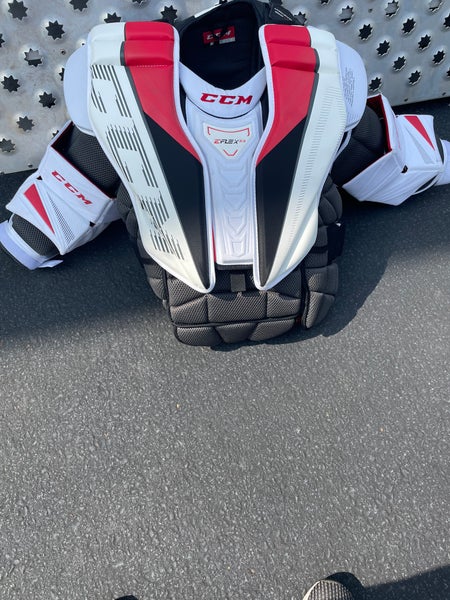New Medium CCM Eflex 5.9 Goalie Chest Protector