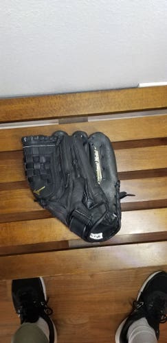 Used Mizuno Right Hand Throw Infield Baseball Glove 12"