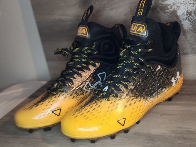New Men's Size 9.0 (Women's 10) Molded Cleats Under Armour Mid Top Spotlight MC(no box)