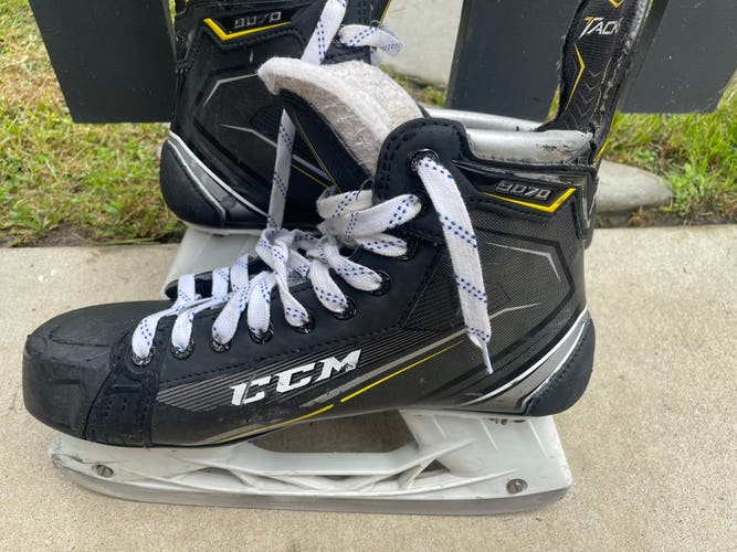 Senior CCM Size 9.5 Hockey Skates