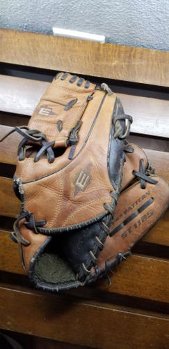 Used Easton Right Hand Throw Infield St1125 Baseball Glove 11.25"