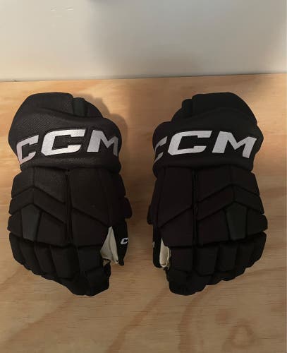 Pre owned CCM HGTKPP gloves size 13