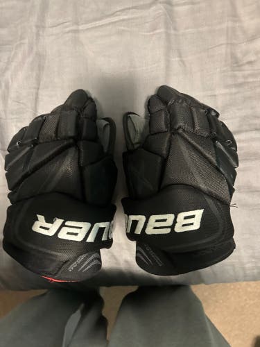 Used Bauer 12" Vapor X:lite Gloves