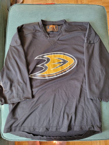 Black New Small Jr Ducks practice Jersey