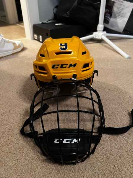 Used Medium CCM Pro Stock Tacks 710 Helmet