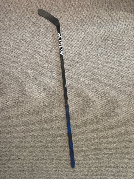 Senior Left Hand Mid Pattern Pro Stock Nexus Geo Hockey Stick