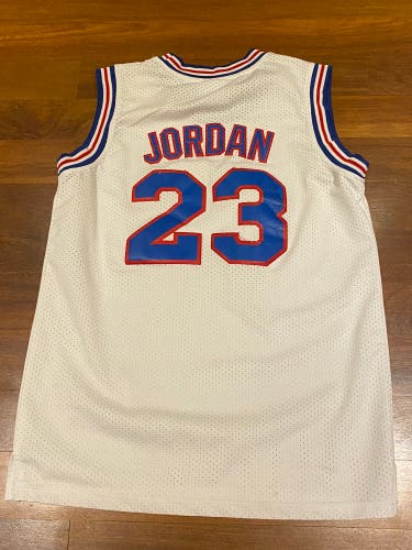youth large michael jordan tune squad jersey