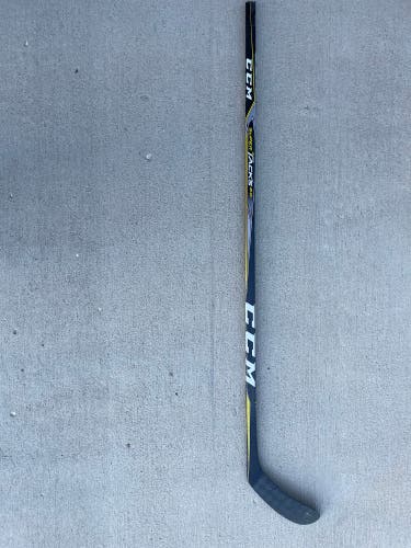 Intermediate Right Handed P28  Super Tacks 2.0 Hockey Stick