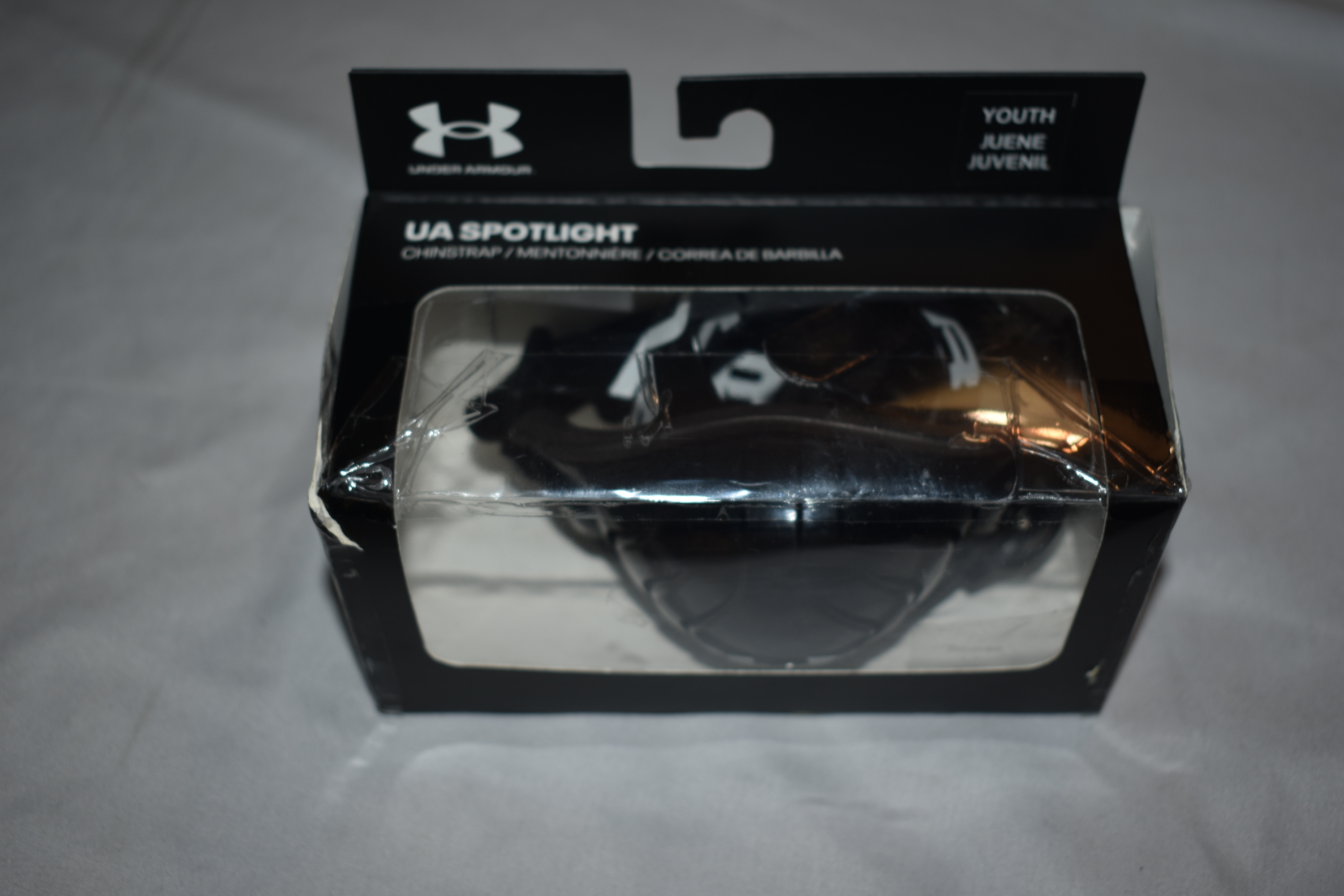 Under Armour Spotlight Youth Chinstrap, Black (open box)