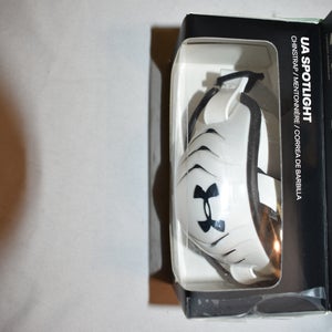 Under Armour Spotlight Youth Chinstrap, White (open box)