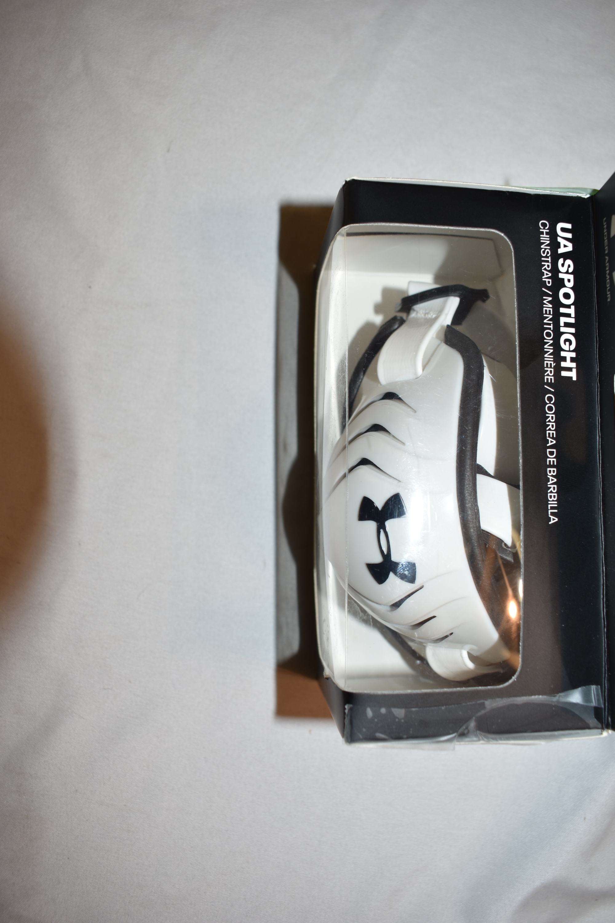 Under Armour Spotlight Youth Chinstrap, White (open box)
