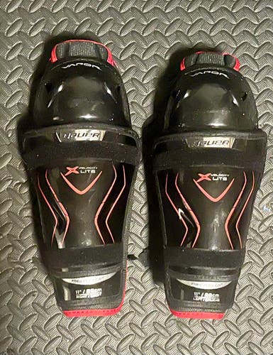 Like New Bauer Vapor X Velocity lite Youth Shin Pads