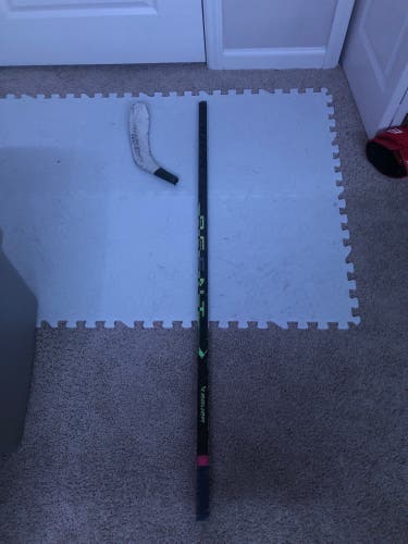 Senior Right Handed P28 Ag5nt Hockey Stick