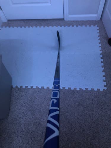 Senior Right Handed P92 Pro Stock Vapor Hyperlite Hockey Stick