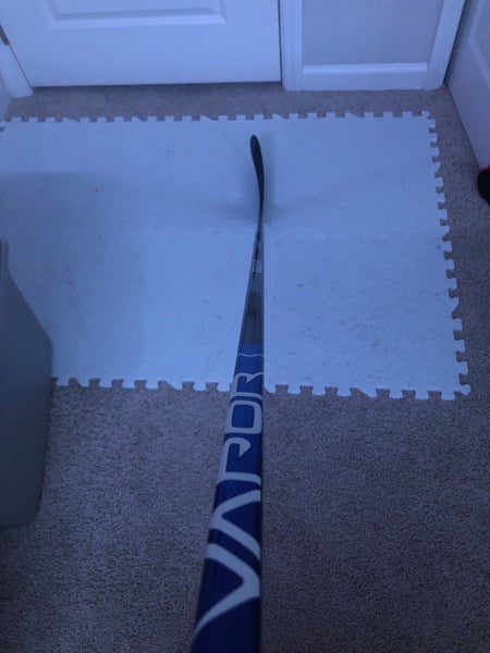 Senior Right Handed P92 Pro Stock Vapor Hyperlite Hockey Stick