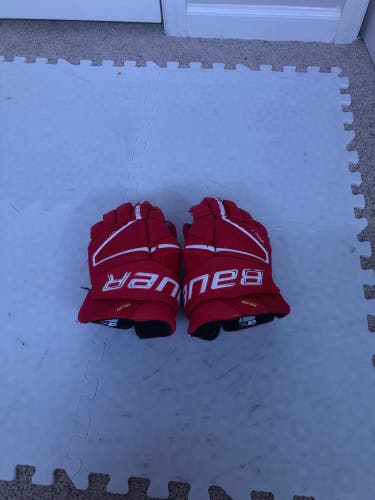 Bauer 14" Vapor Hyperlite Gloves