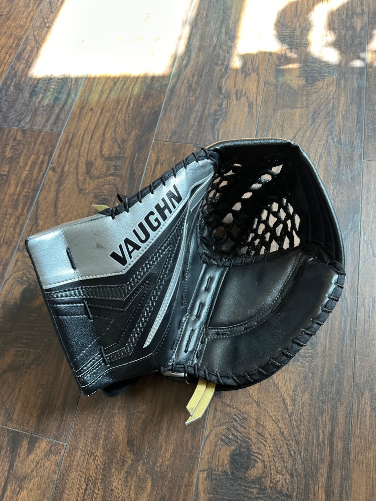 Like New Vaughn SLR3 Pro Carbon Glove Regular Senior