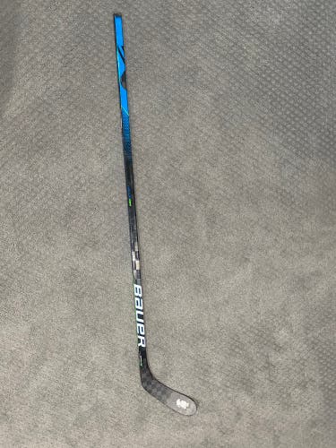 Slightly Used Good Condition Senior Left Hand P28 Nexus Geo Hockey Stick