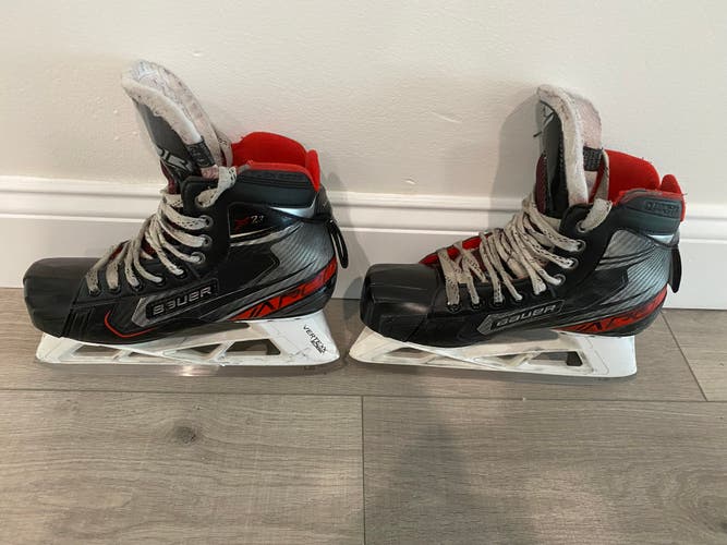 Intermediate Used Bauer Vapor X2.7 Hockey Skates Regular Width Size 7.5