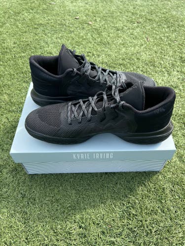 Men's Size 12 Nike Kyrie Flytrap V Shoes (With Original Box)