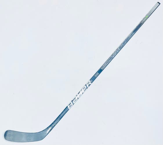 Like New Custom Silver Bauer Vapor Hyperlite Hockey Stick-RH-P90T-77 Flex