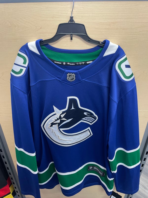 Vancouver Canucks Home Youth Small / Medium Jersey