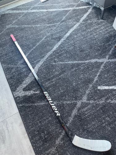 Left Hand P28 55 Flex  Pro Stock Vapor Hyperlite Stick Item#MNKS10