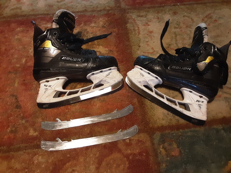 Used Bauer Supreme 3S Pro Hockey Skates Size 4 Fit 3